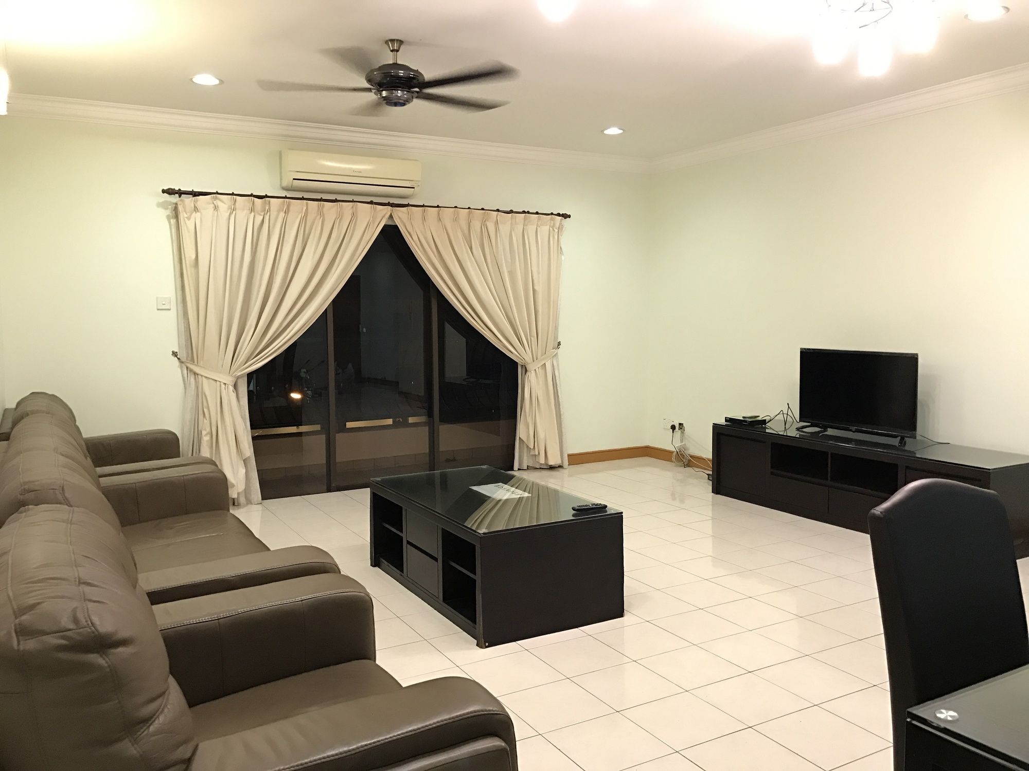 Sunset & Seaview Vacation Condos At Marina Court Resort Condo Kota Kinabalu Exterior foto
