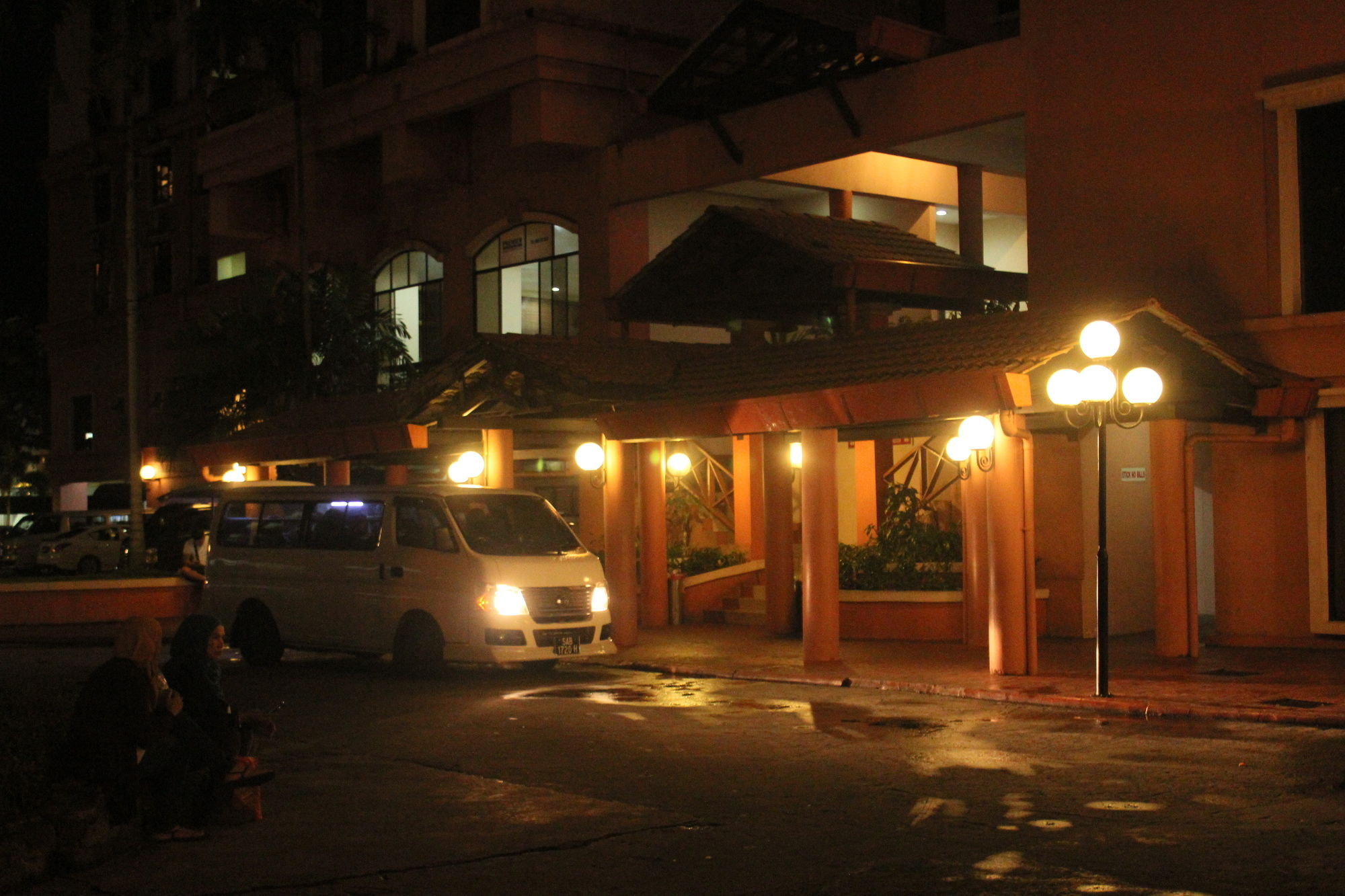 Sunset & Seaview Vacation Condos At Marina Court Resort Condo Kota Kinabalu Exterior foto