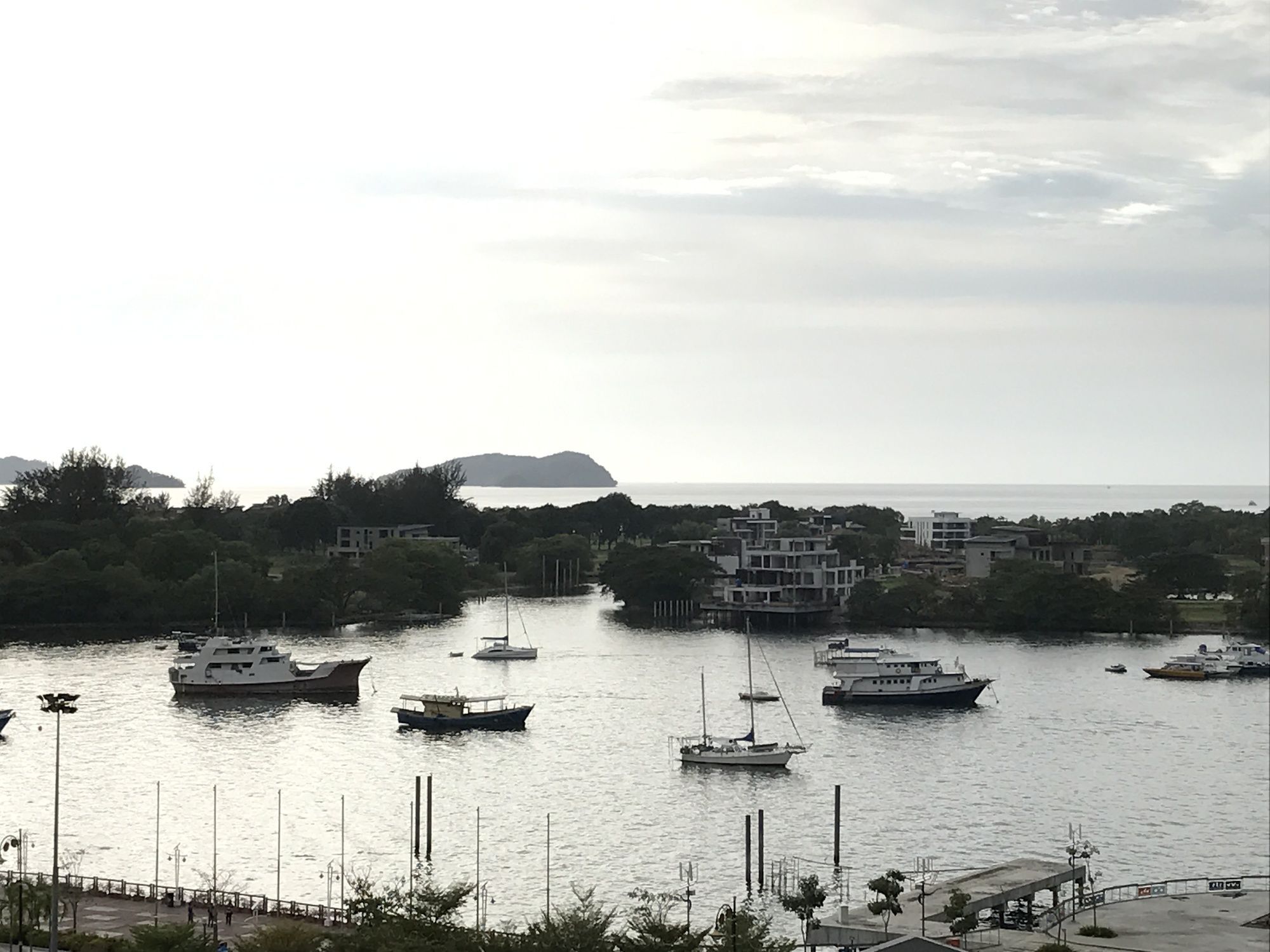 Sunset & Seaview Vacation Condos At Marina Court Resort Condo Kota Kinabalu Exterior foto